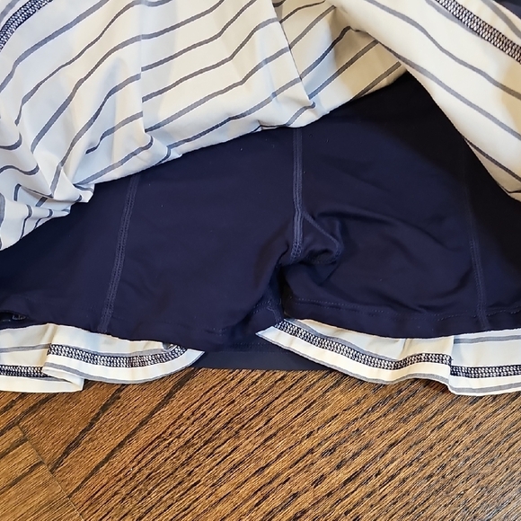 Lululemon Athletica Run Chase Me Navy Blue Skirt - Picture 4 of 11